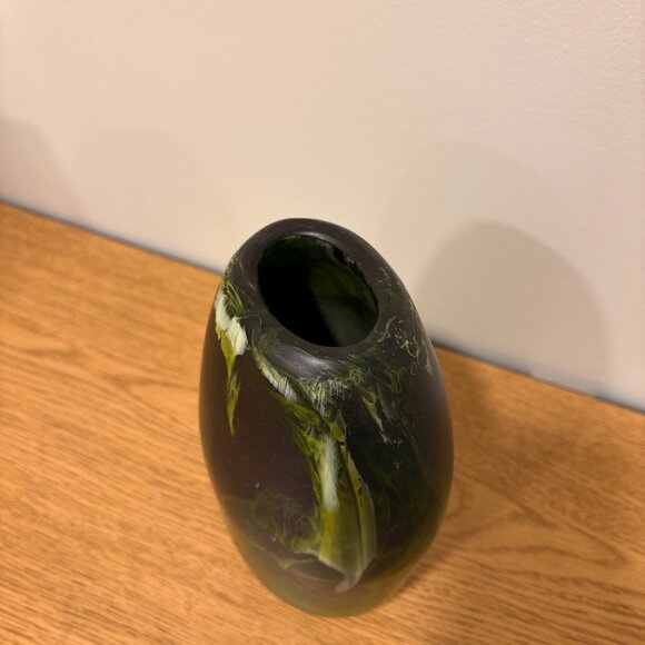 Medium Pebble Vase Dinosaur Designs - Picture 7 of 7